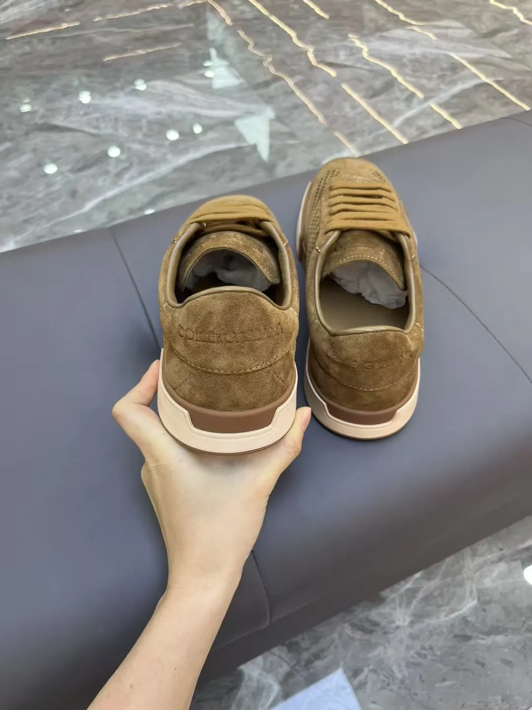 Men's shoes 💰460 [New style] 🐝🐝⚠️[DG] ⚠️High grade, top craftsmanship ⚠️Men's casual style, regular size 39 to 44 (45 can be customized ⚠️D &G Fashionable and casual style, unique design style! Fully original single-layer calfskin hollow design, inner calfskin latex back foot! Exclusive for summer! Original TPU outsole! Look at the details of the quality, and it can stand up to all kinds of tests!